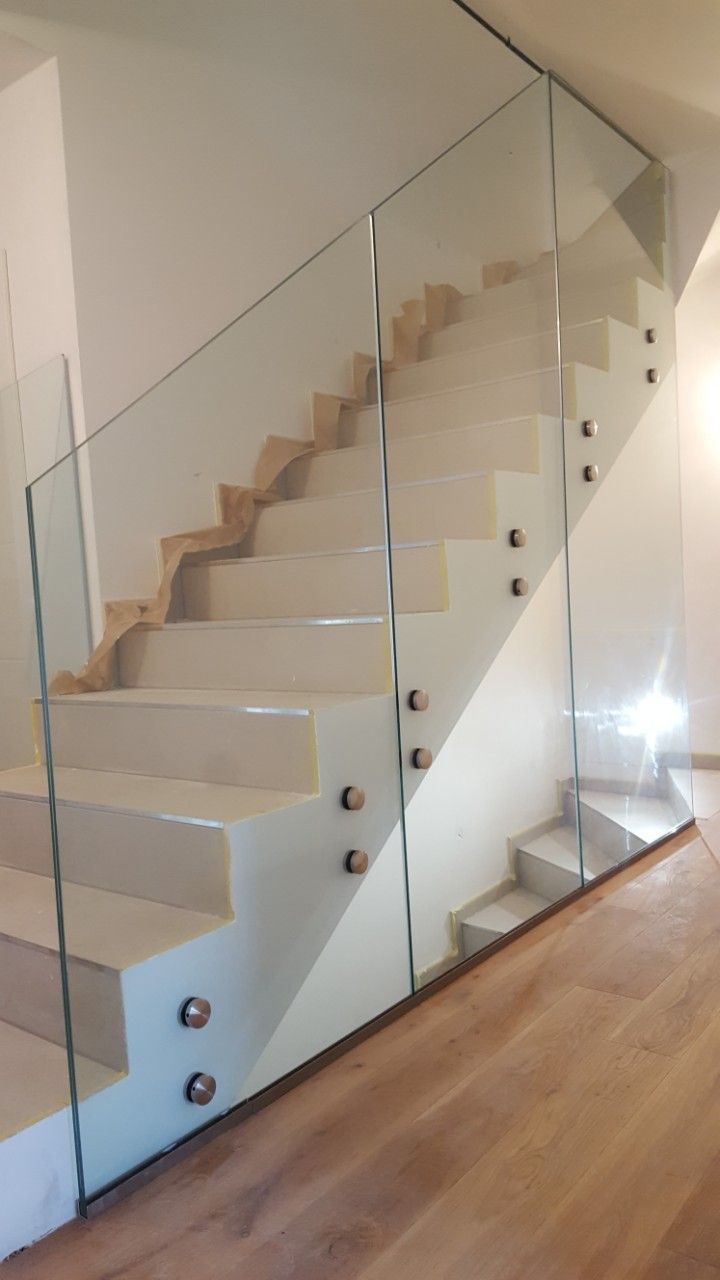 frameless glass staircase (1)