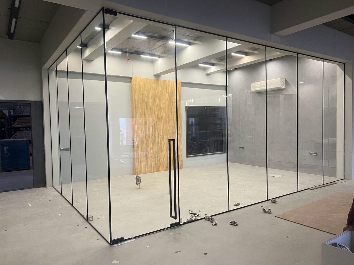Smart Glass Installation: Everything You Need to Know Before You Start 873df1097cfde0abf723a54e16e20ea4