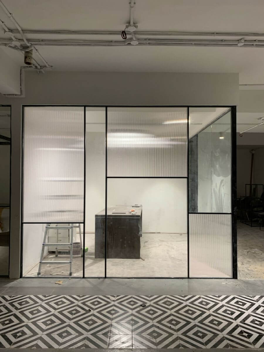 Shower Glass Partition Dubai – Modern & Stylish Bathroom Solutions B8010ee511933c771a42356d2d05b324 1