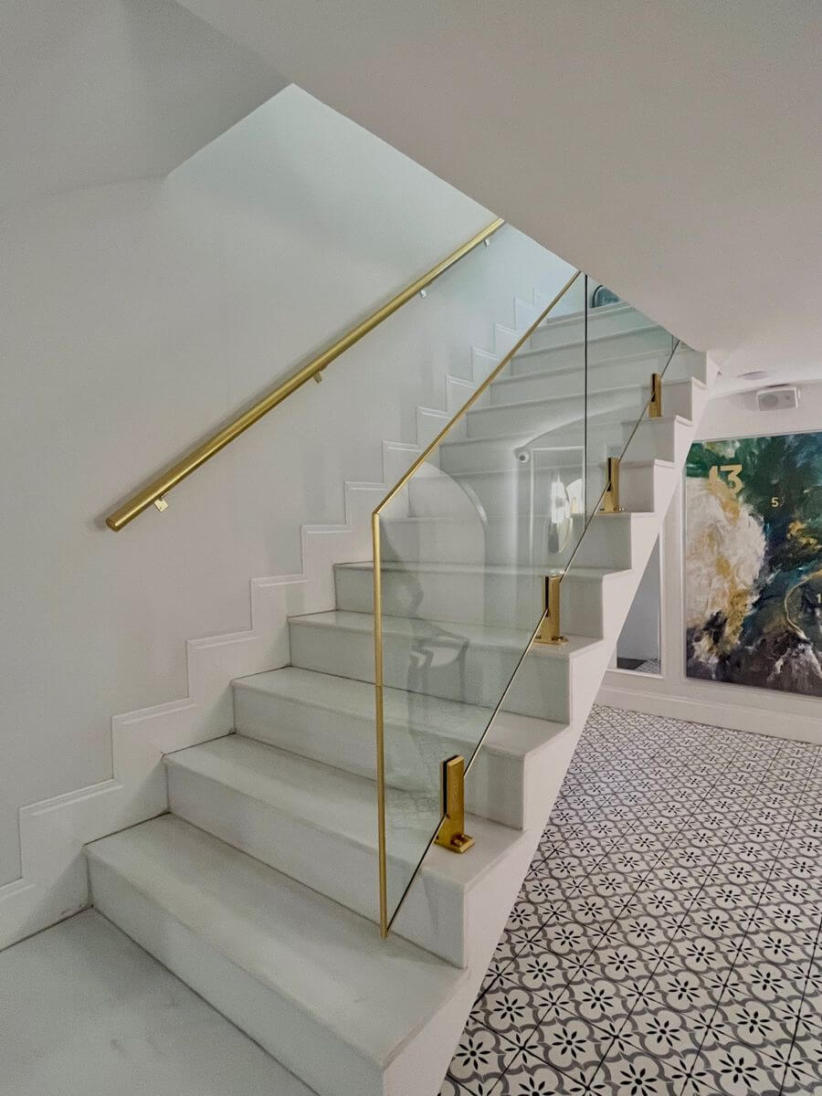 Staircase Glass Railing Dubai C7d50a67ecbc0f84125152751f4397df 1