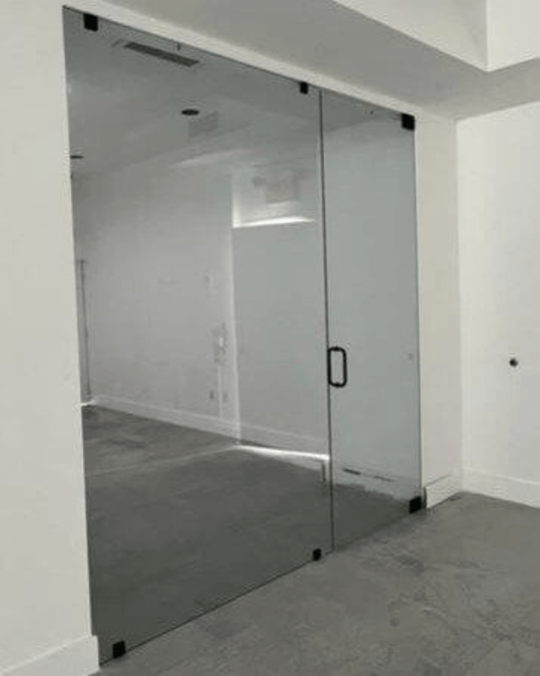 Frameless Glass Door Dubai 1 (2)