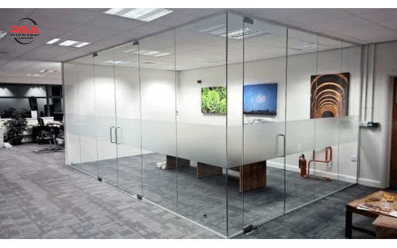 Frameless Glass Partition Dubai